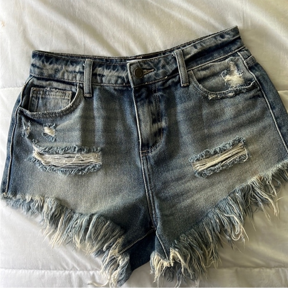 CELLO | Women’s Size XS Distressed Denim Shorts